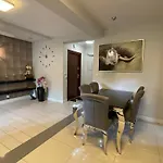 شقة Safari W Centrum Apartzakop *