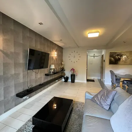 Safari W Centrum Apartzakop زاكوباني